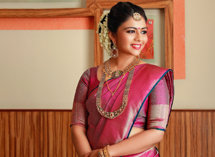 Wedding pattu saree sales photos