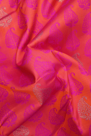 Paisley Zari Threadwork Motif Coral Pink Kanchipuram Silk Saree