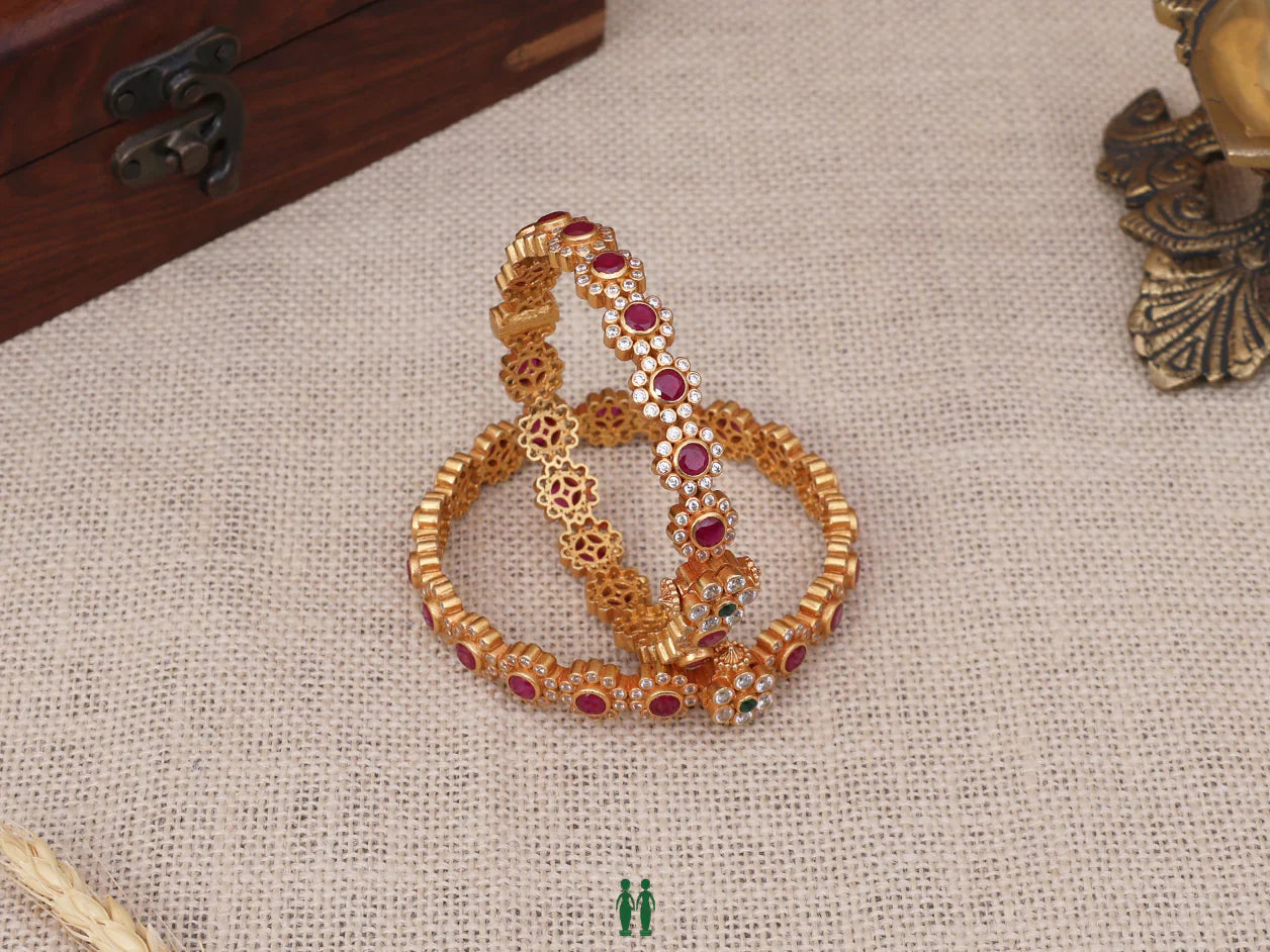 Bangles / Bracelets
