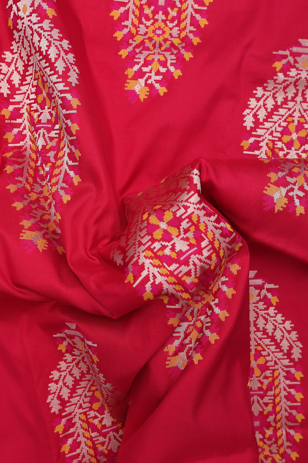 Banarasi Silk Saree In Scarlet Red With Allover Design