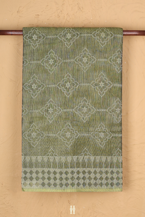 Bengal Cotton Saree In Green With Allover Design