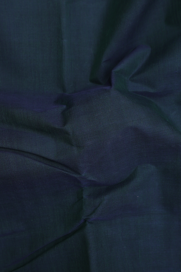 Chettinadu Cotton Saree In Bottle Green With Contrast Border