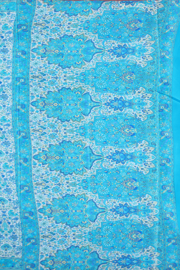 Crepe Saree In White With Floral Design