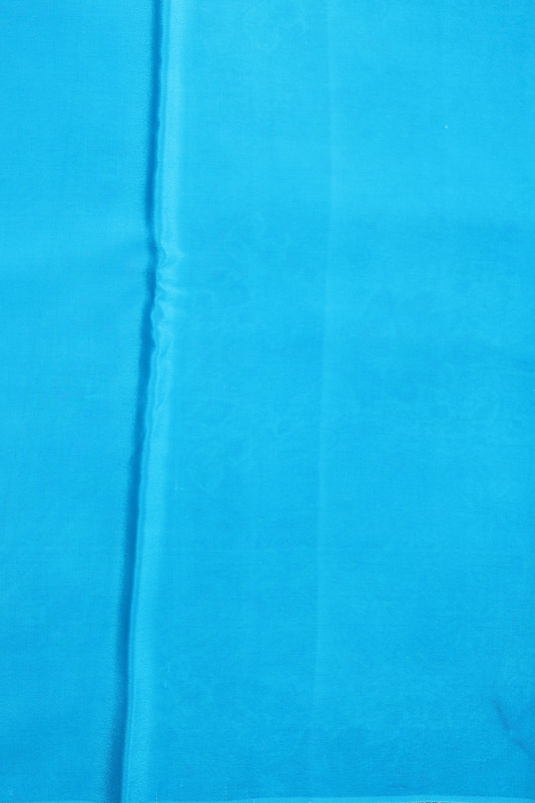 Crepe Saree In White With Floral Design