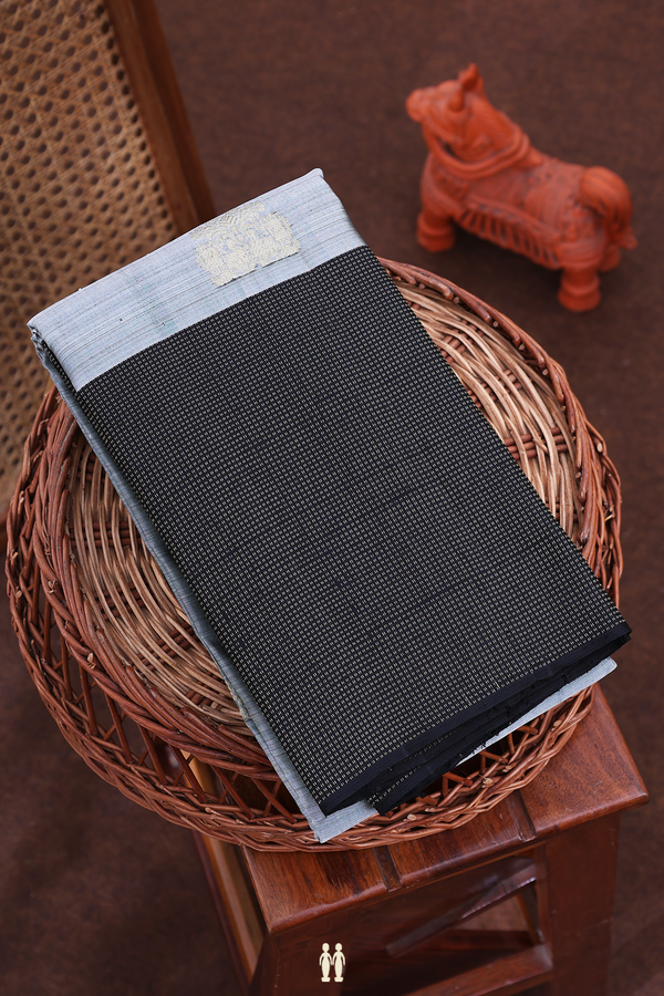 Kanchipuram Silk Saree In Grey With Floral Motifs