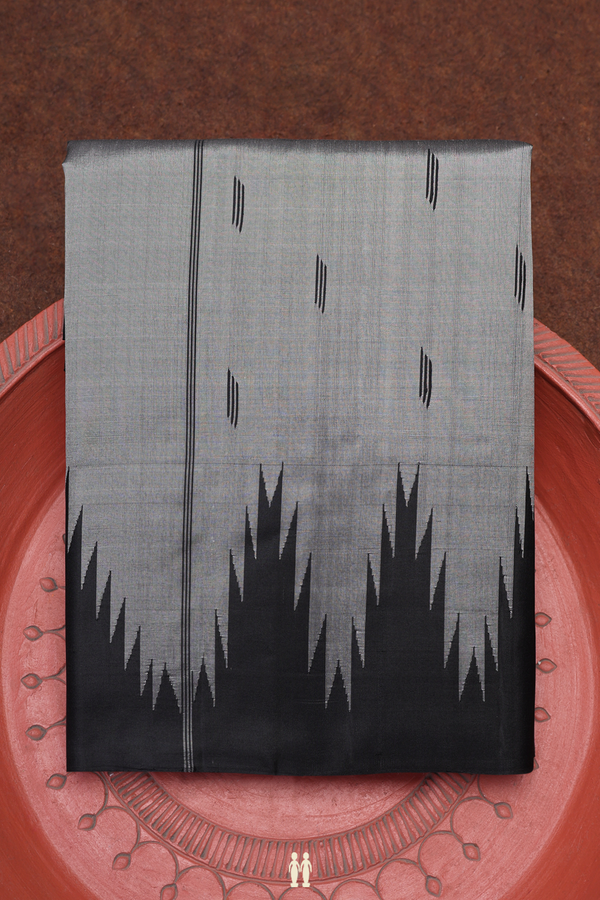Gadwal Silk Saree In Grey With Threadwork Buttas