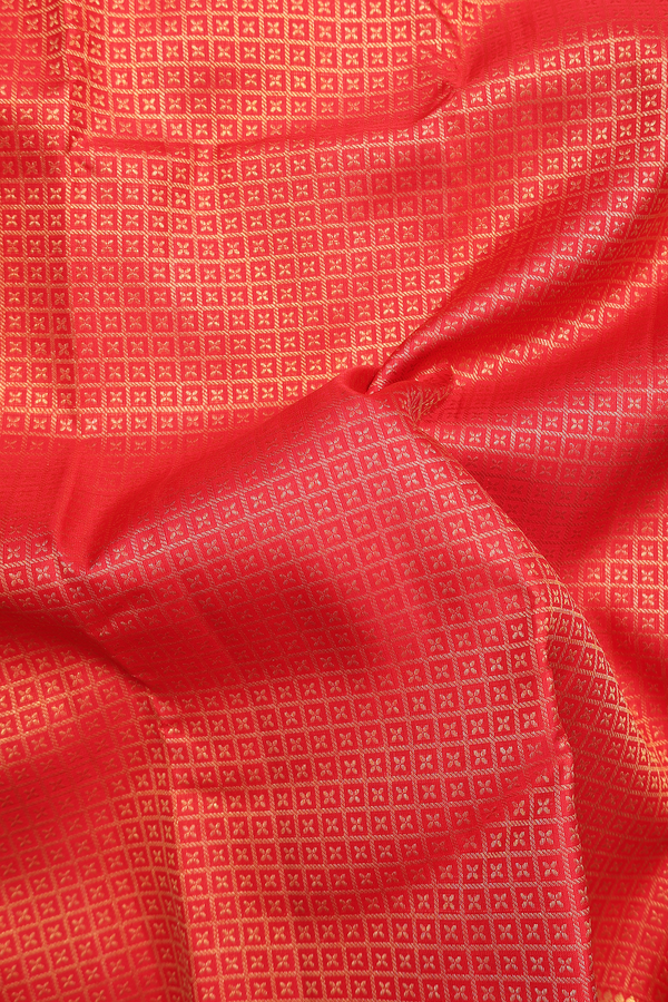 Kanchipuram Silk Saree In Chilli Red With Brocade Pattern