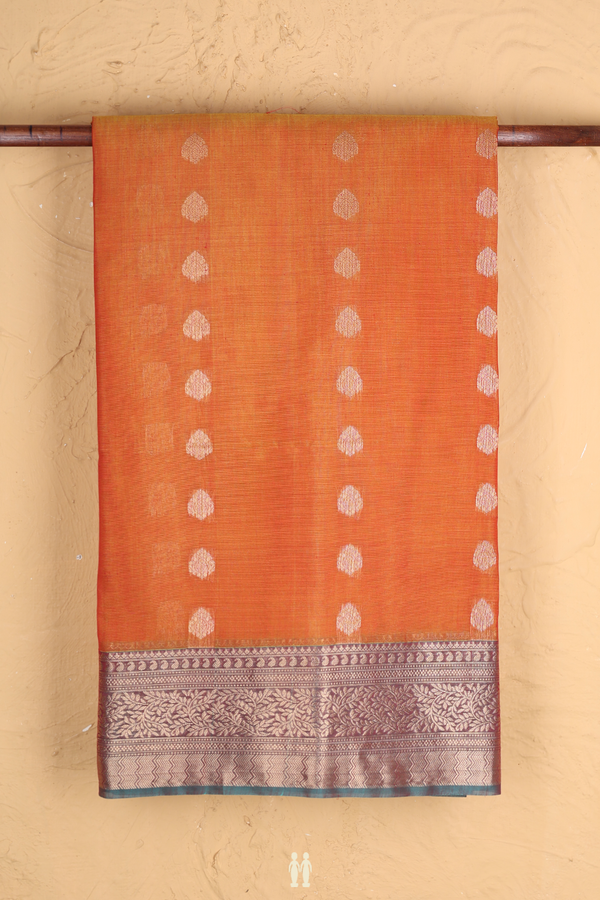 Kora Silk Cotton Saree In Dual Tone With Zari Buttas