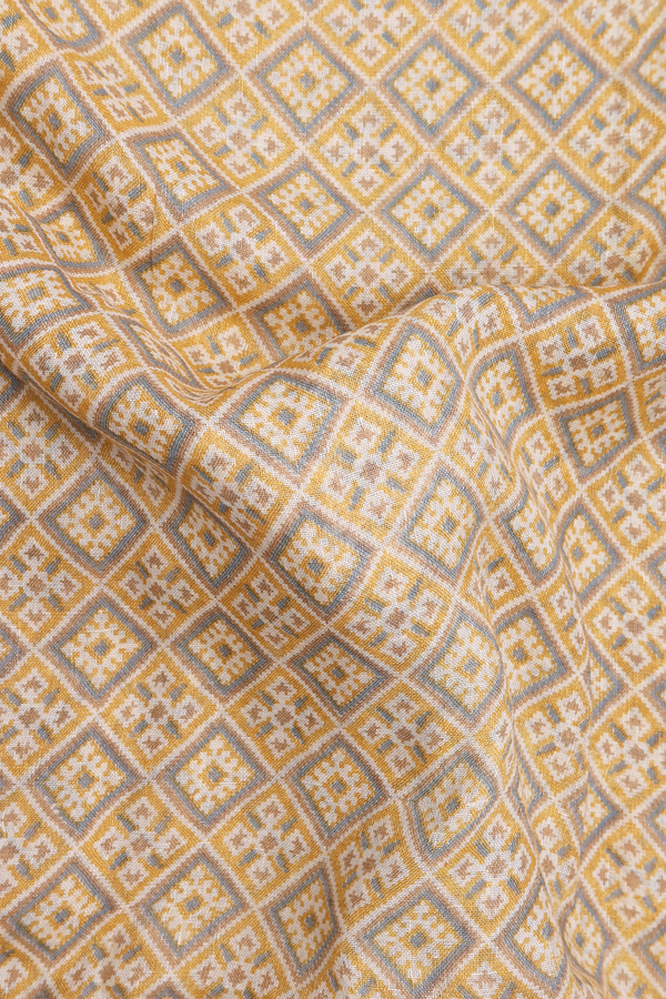 Linen Saree In Yellow With Diamond Design