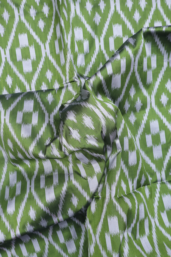 Pochampally Silk Saree In Fern Green With Ogee Design