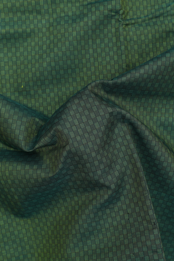Silk Cotton Saree In Fern Green With Paai Madippu Kattai