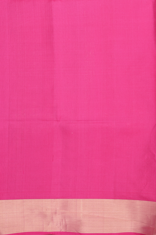 Soft Silk Saree In Green With Zari Design