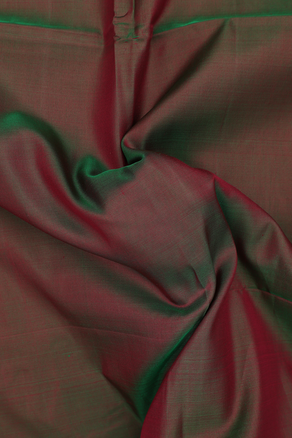 Soft Silk Saree In Plain Manthulir With Zari Border