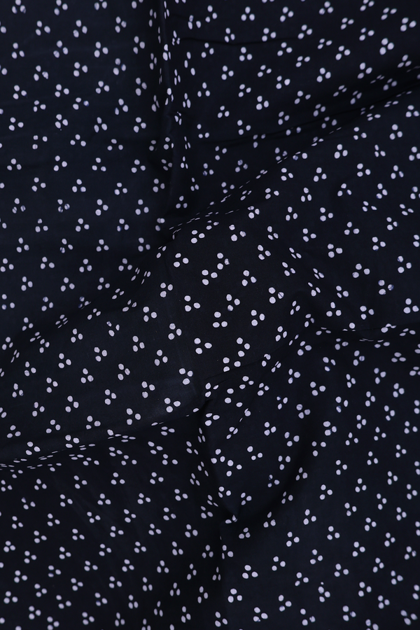 Sungudi Cotton Saree In Black With Dots Printed Design