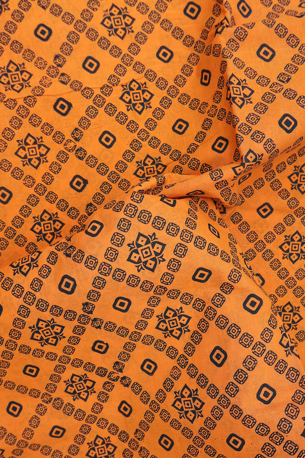 Sungudi Cotton Saree In Orange With Diamond Design