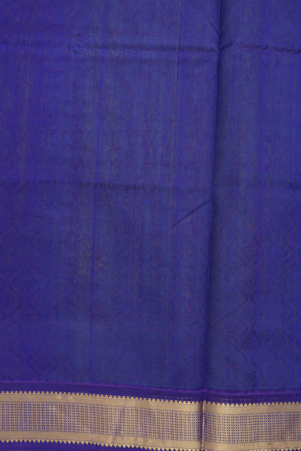 Traditional Silk Cotton Saree In Green With Scallop Design