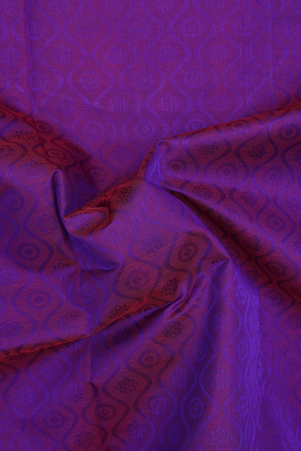 Traditional Silk Cotton Saree In Purple With Scallop Design