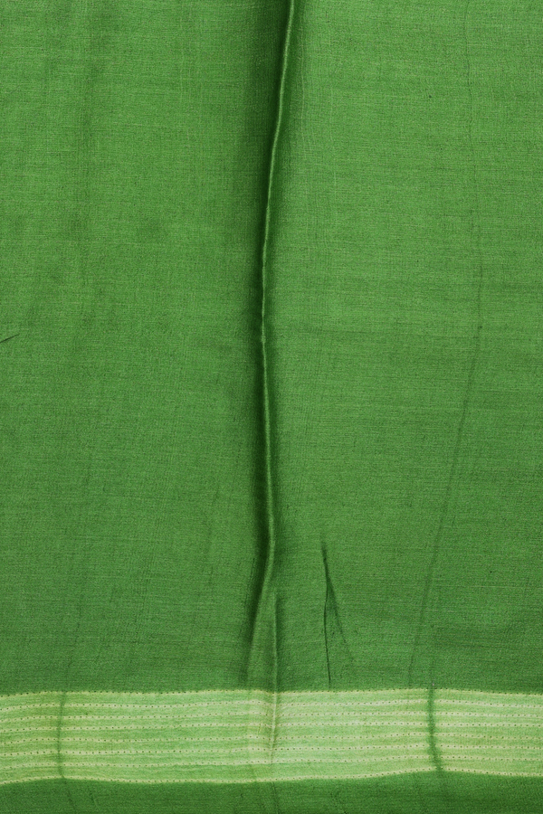 Tussar Silk Saree In Green With Shibori Design