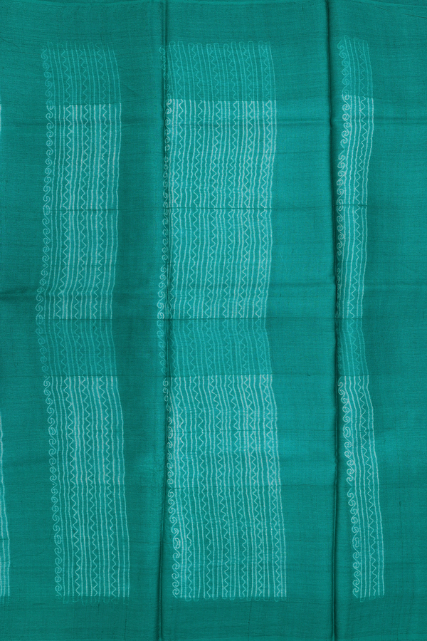 Tussar Silk Saree In Green With Shibori Design