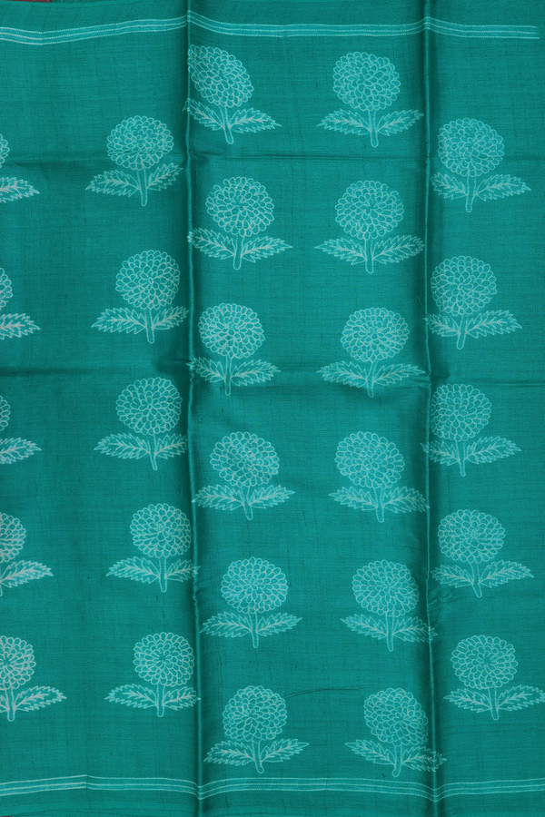 Tussar Silk Saree In Green With Shibori Design