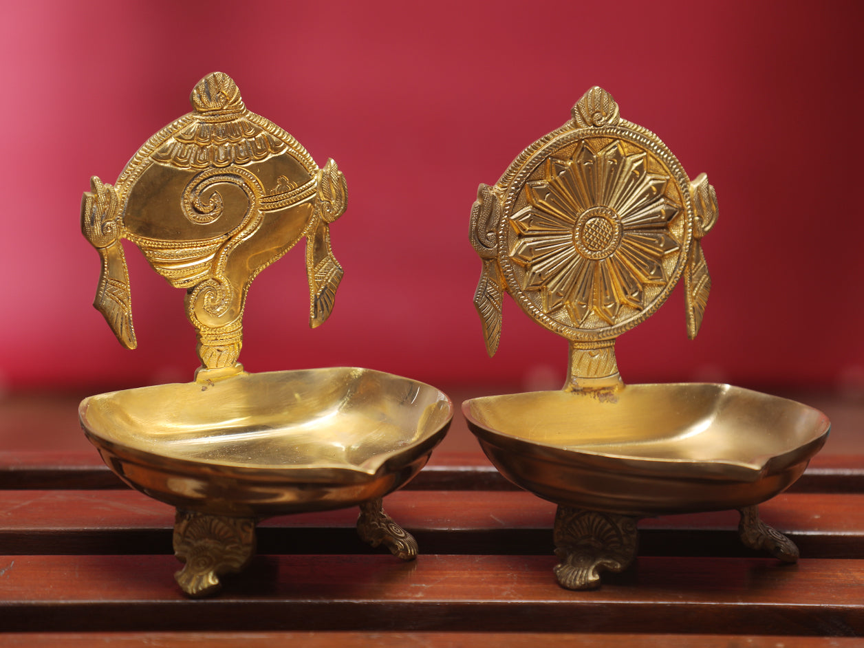 Traditional Brass Pooja Changu And Chakaram Vilakku Set – Sundari Silks