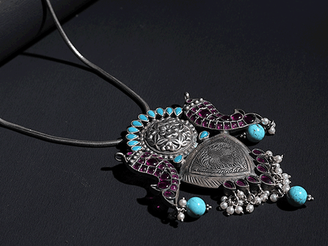 Fish Design Silver Pendant In Pink Kemp And Turquoise Stone