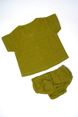 A-Line Pear Green Top And Diaper Infant Wear Boys Co-Ord Set Of 2