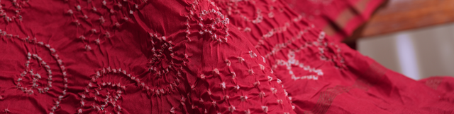 Buy Traditional Handloom Bandhani Sarees online | Sundari Silks