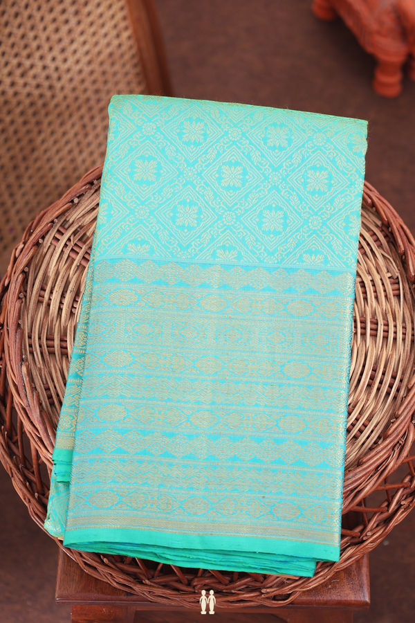 Kanchipuram Silk Saree In Green With Jacquard Pattern