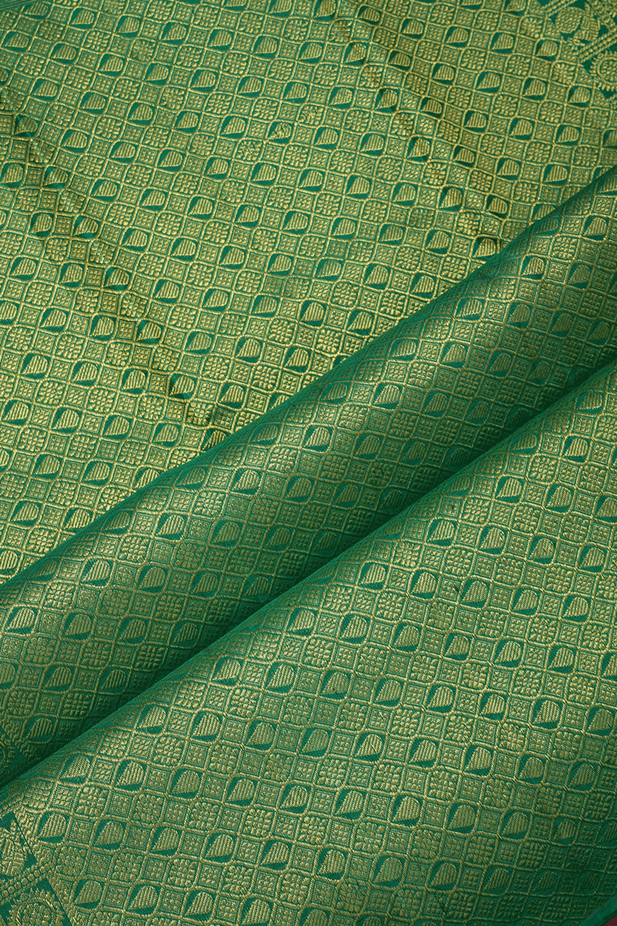 Mandala Zari Design Bold Green Kanchipuram Silk Saree
