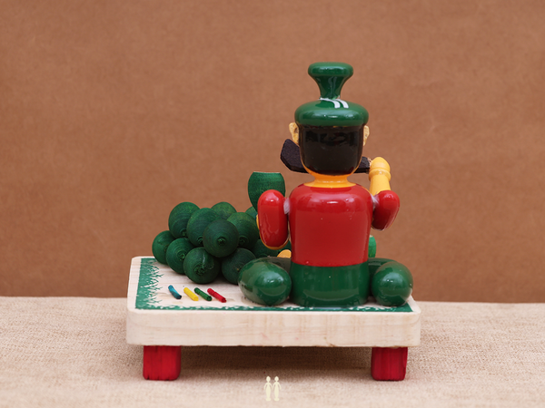 Wooden Handicraft Coconut Seller For Showpiece