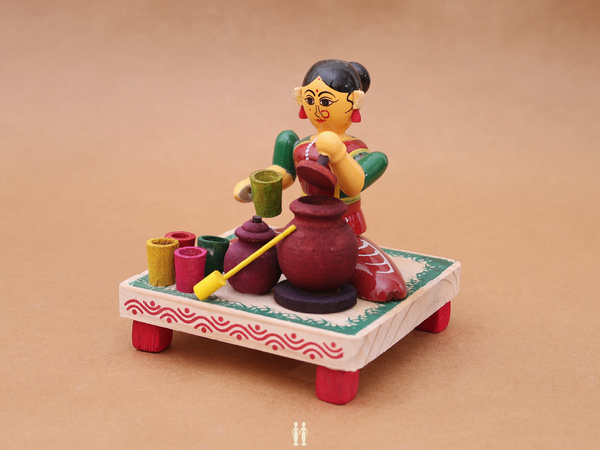 Wooden Handicraft Juice Selling Lady For Decor