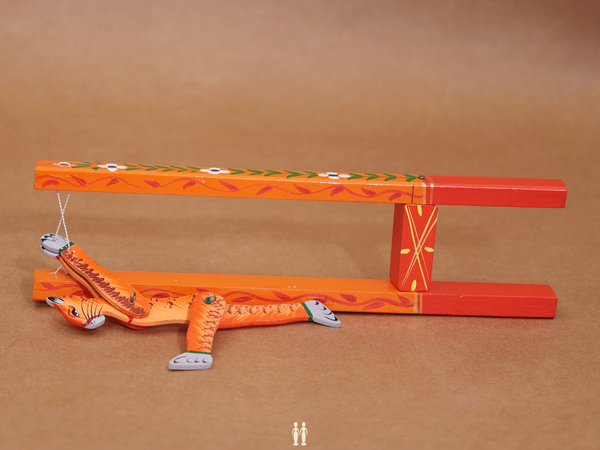 Wooden Handicraft Multicolor Jumping Animal Toy