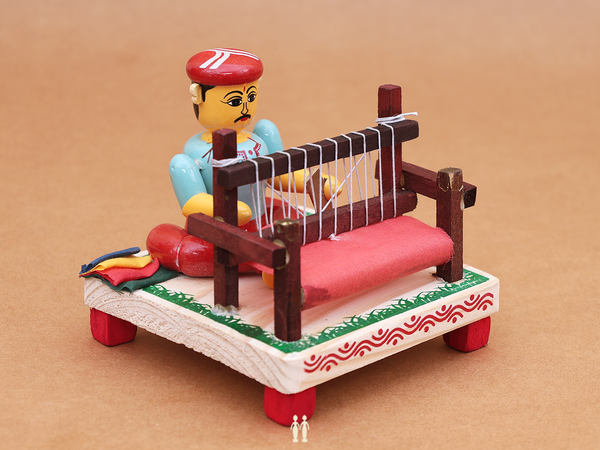 Wooden Handicraft Handloom Weaver For Showpiece