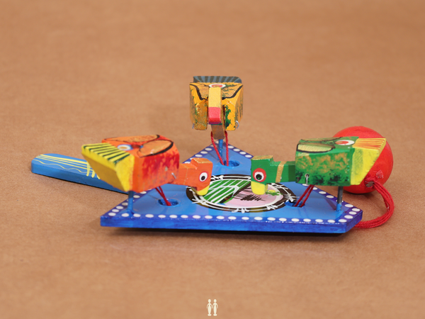 Wooden Handicraft Multicolor Feeding Birds Toy