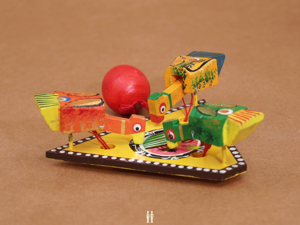 Wooden Handicraft Multicolor Feeding Birds Toy