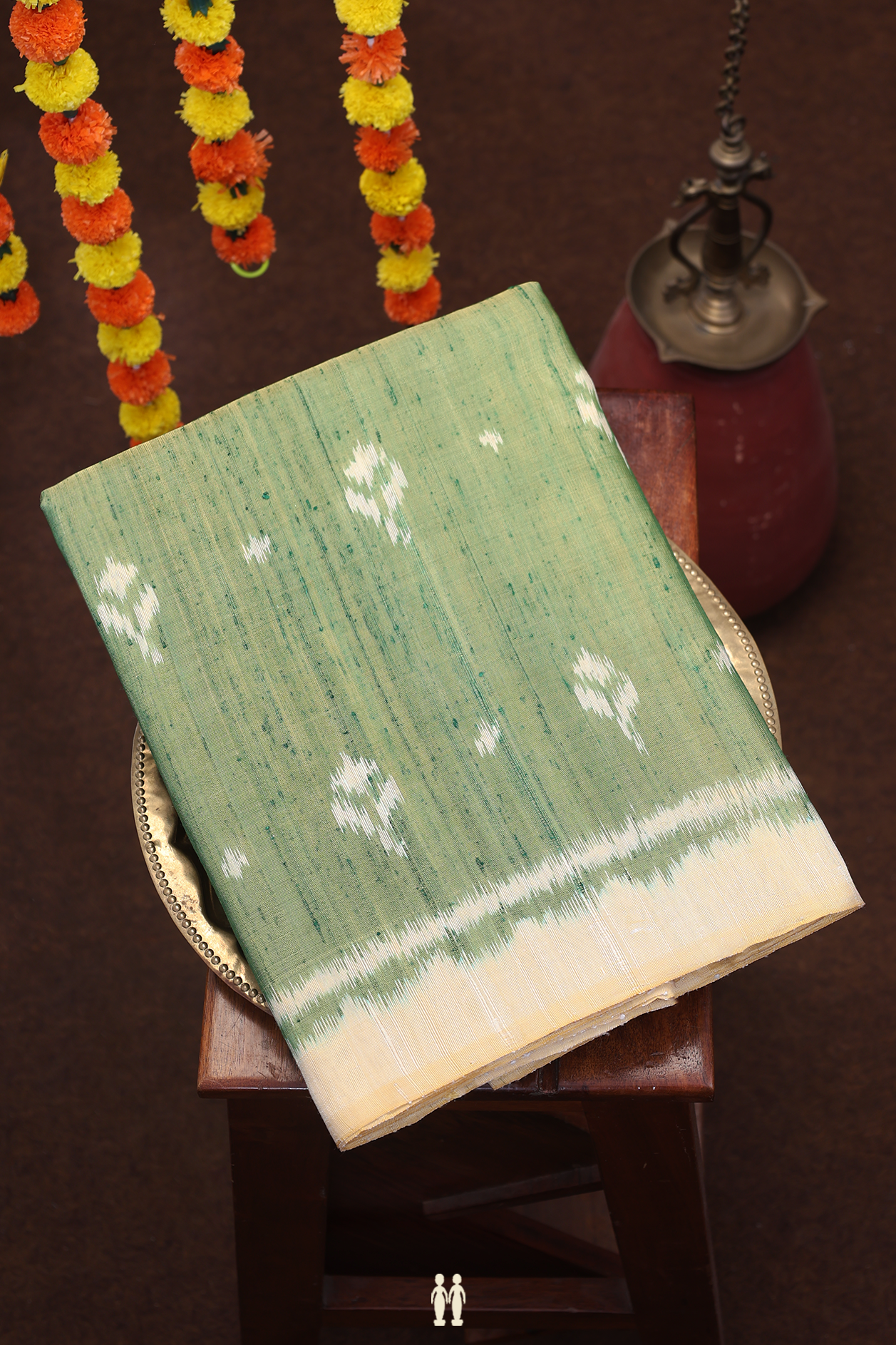 Majantha Patola Silk Saree In Green With Printed Buttas