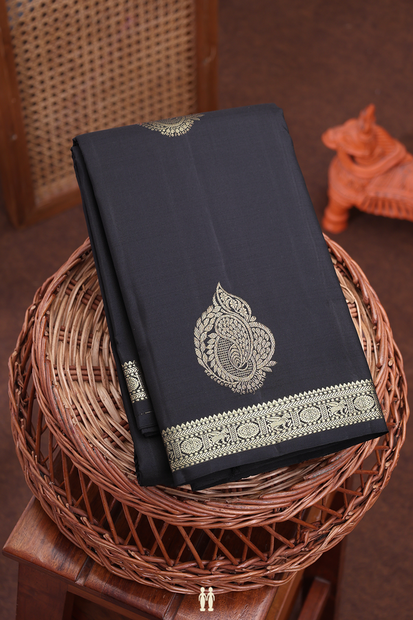 Kanchipuram Silk Saree In Black With Zari Motifs