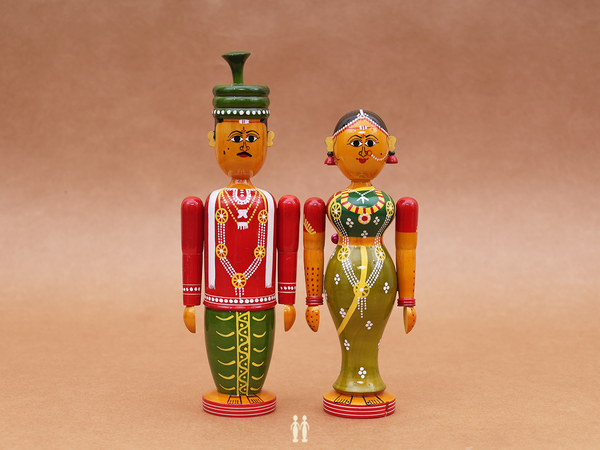 Wooden Handicraft Wedding Doll Set For Showpiece