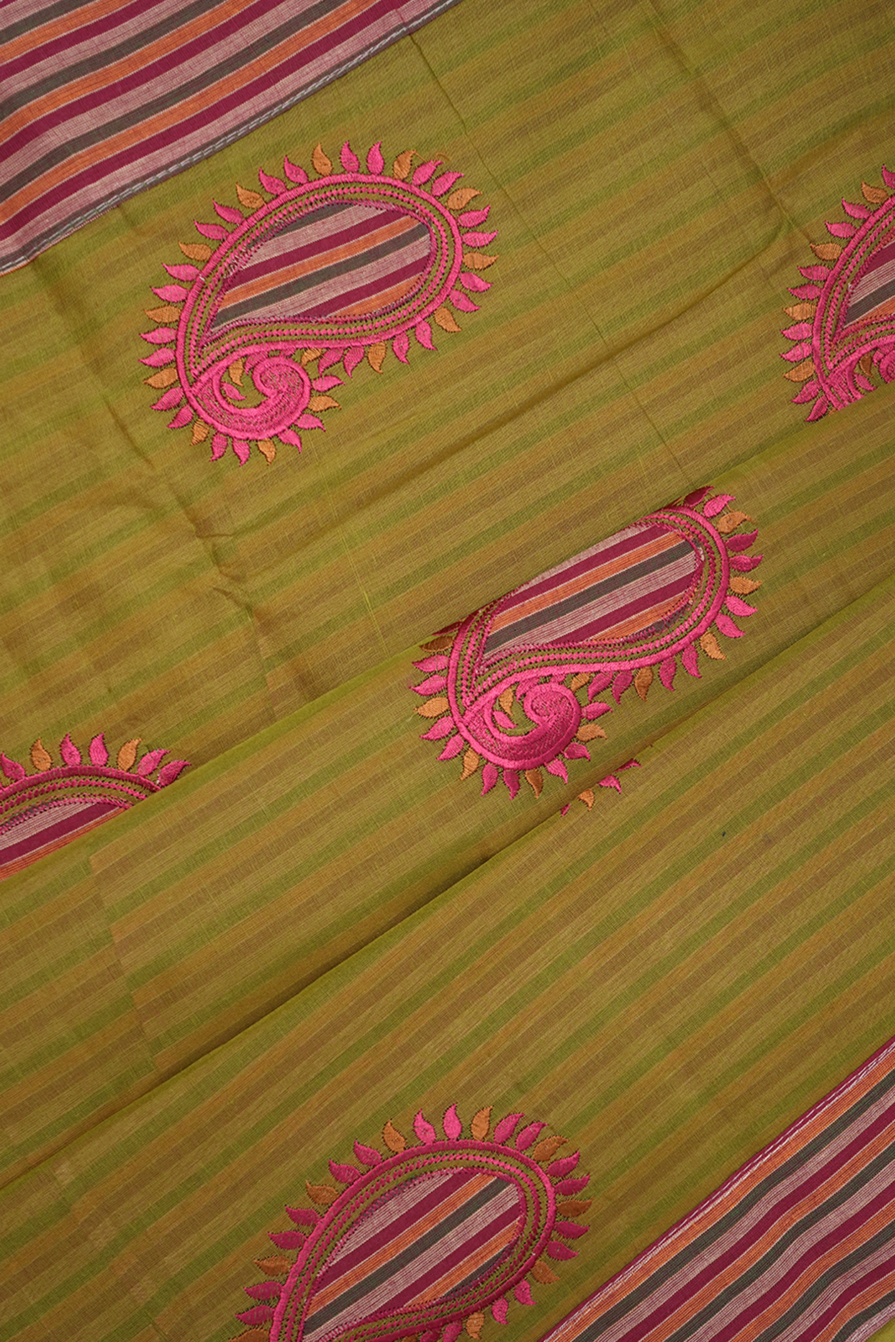 Paisley Motifs Mehendi Green Ahmedabad Cotton Saree