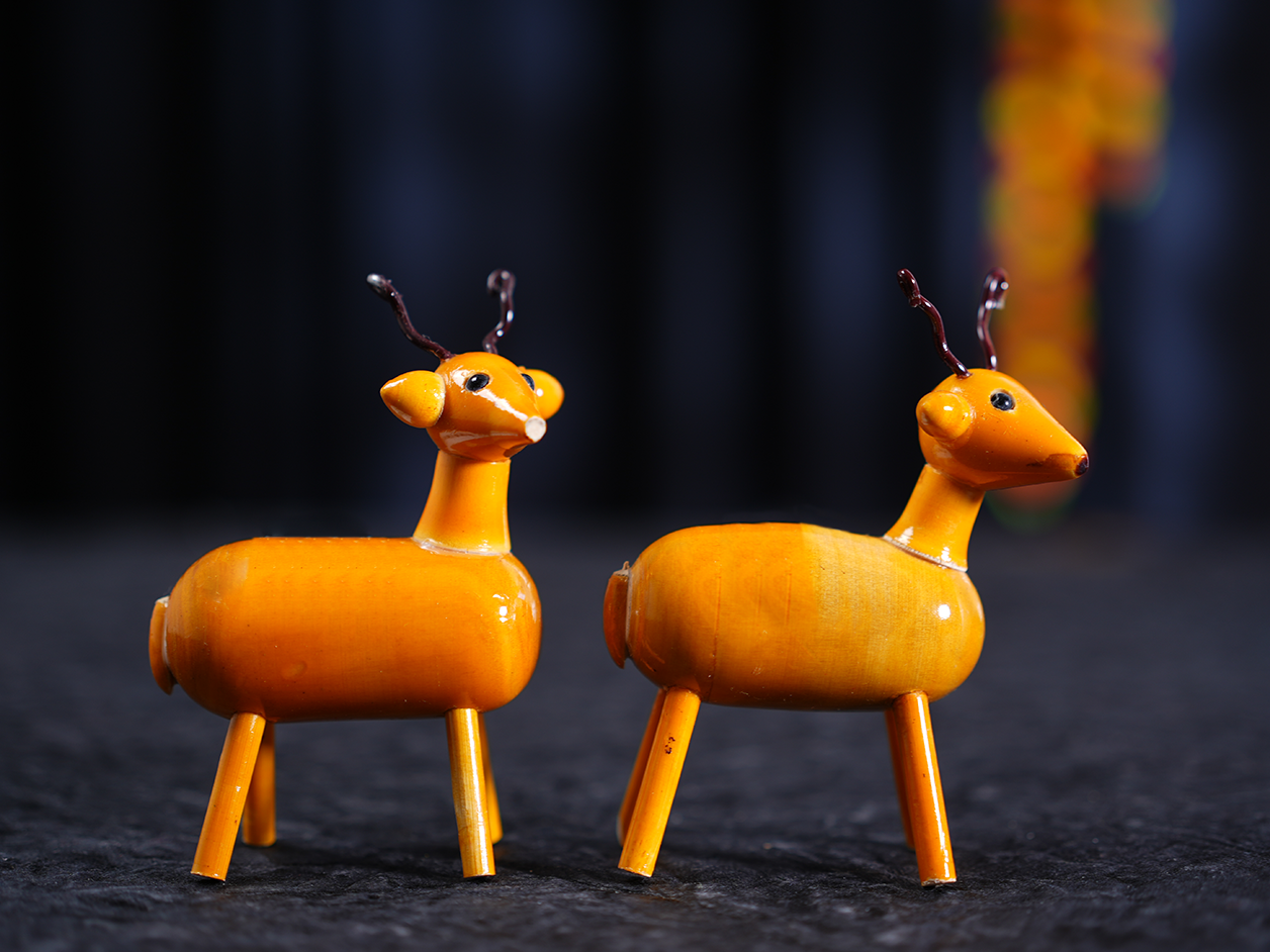 Set Of 2 Handicraft Wooden Deer For Showpiece