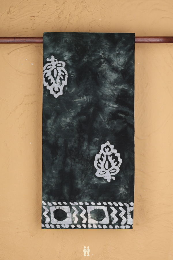 Ahmedabad Cotton Saree In Dark Green With Printed Buttas