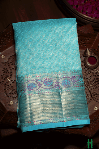 Diamond Design Deep Sky Blue Kanchipuram Silk Saree