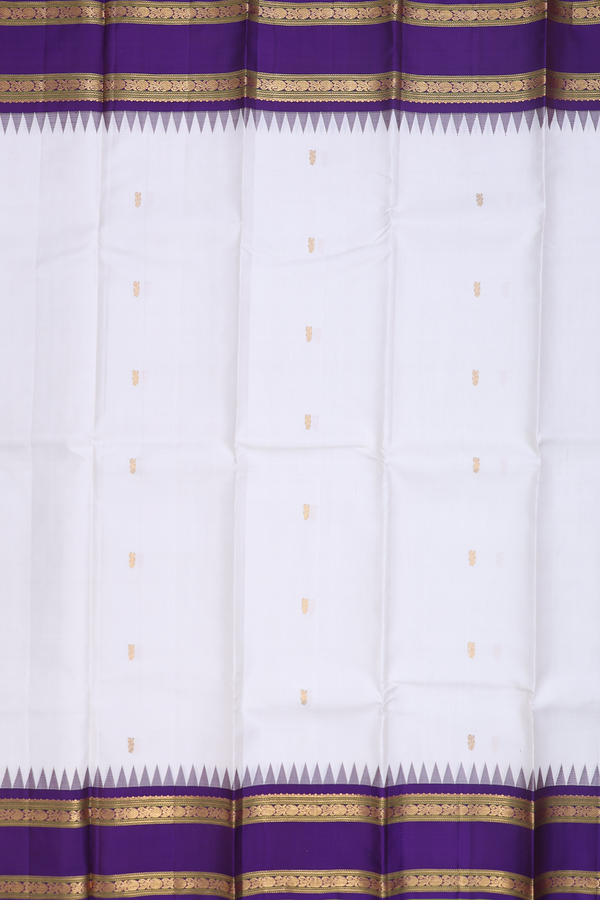 Kanchipuram Silk Saree In White With Floral Buttas