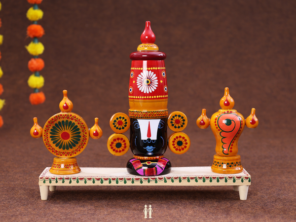 Wooden Handicraft Lord Venkateshwara With Sangu Chakkaram