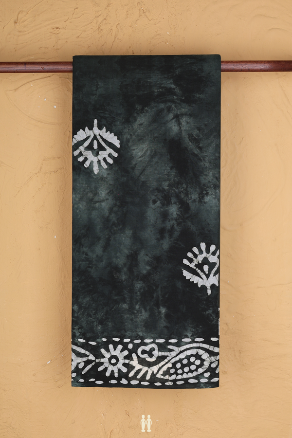 Ahmedabad Cotton Saree In Dark Green With Floral Buttas