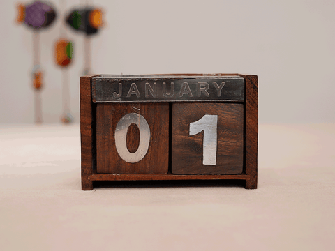 Wooden Never Ending Date Calendar for Office Desk