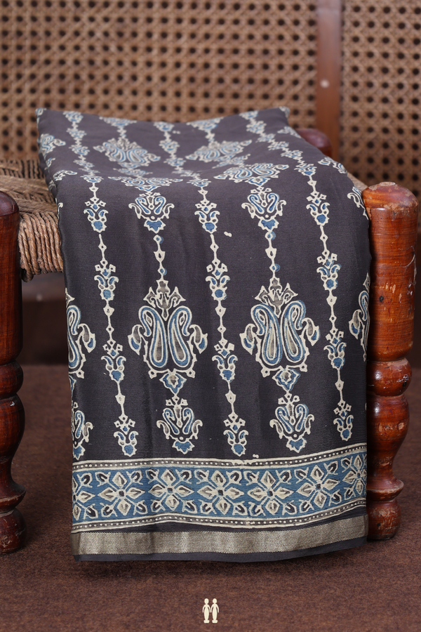 Georgette Saree In Cedar Brown With Paisley Design