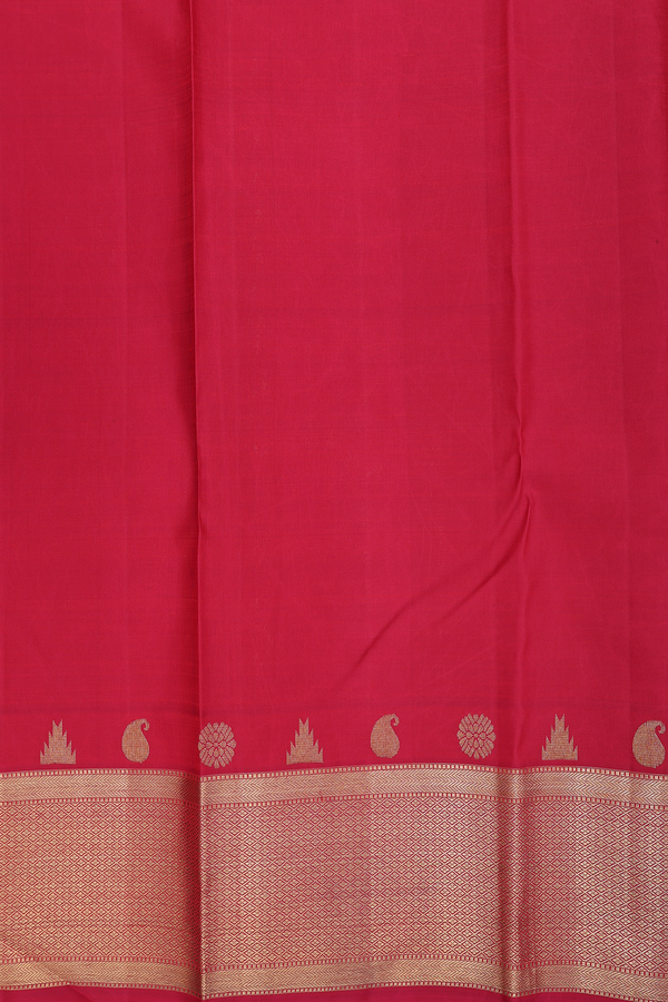 Kanchipuram Silk Saree In Scarlet Red With Brocade Design