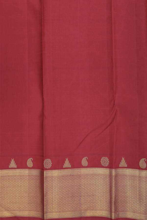Kanchipuram Silk Saree In Scarlet Red With Brocade Design